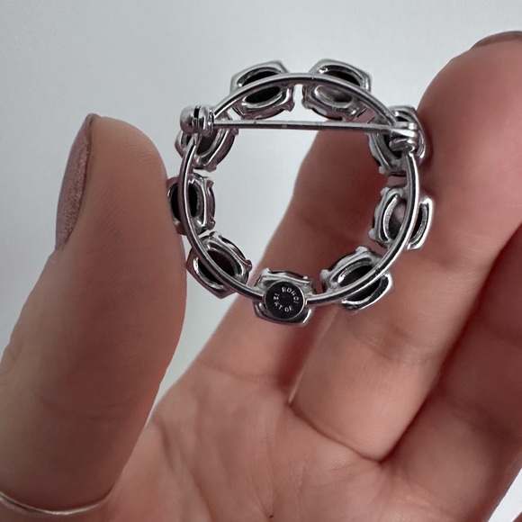 12kt GF black mother of pearl brooch - Picture 3 of 4